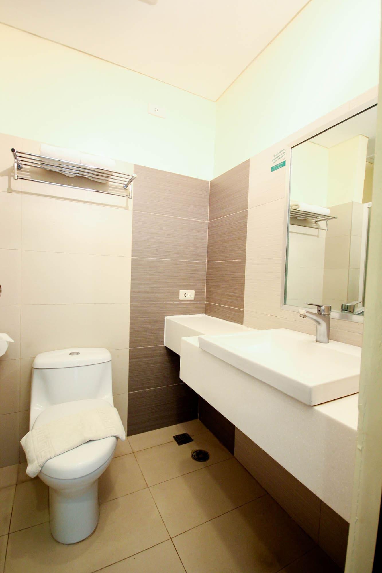 Go Hotels Dumaguete Dumaguete City Bagian luar foto